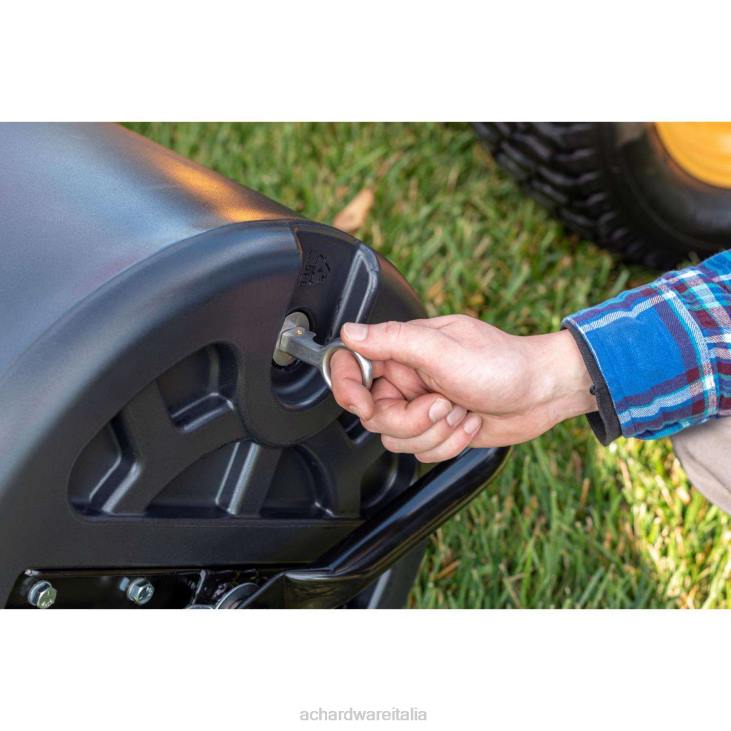 Tosa erba Ace Hardware Rullo per terra da prato agri-fab da 18 pollici 4N2666