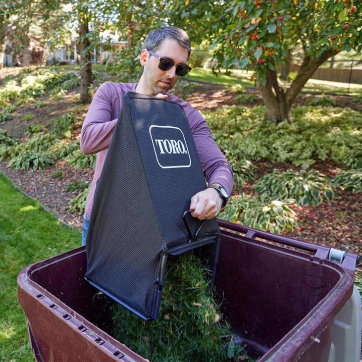 prato e giardino Ace Hardware Kit tosaerba semovente a batteria Toro Recycler da 21 pollici e 60 V (batteria e caricabatterie) 4N2616